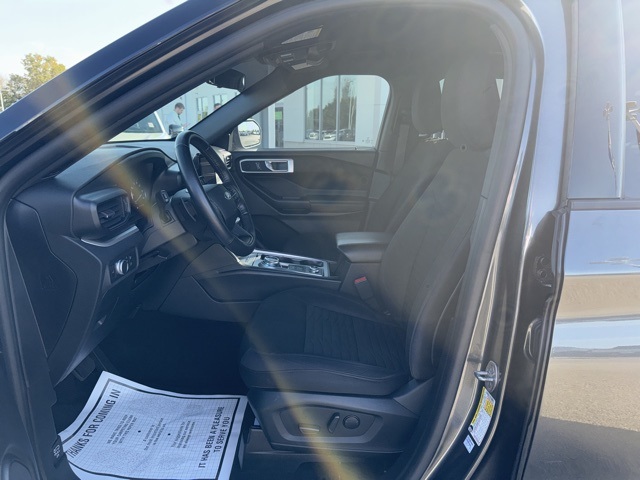 2020 Ford Explorer XLT photo 14