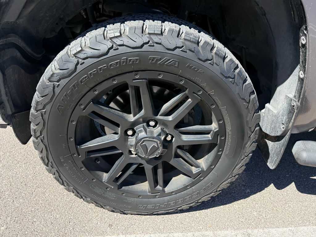 2018 Toyota Tundra SR5 photo 2
