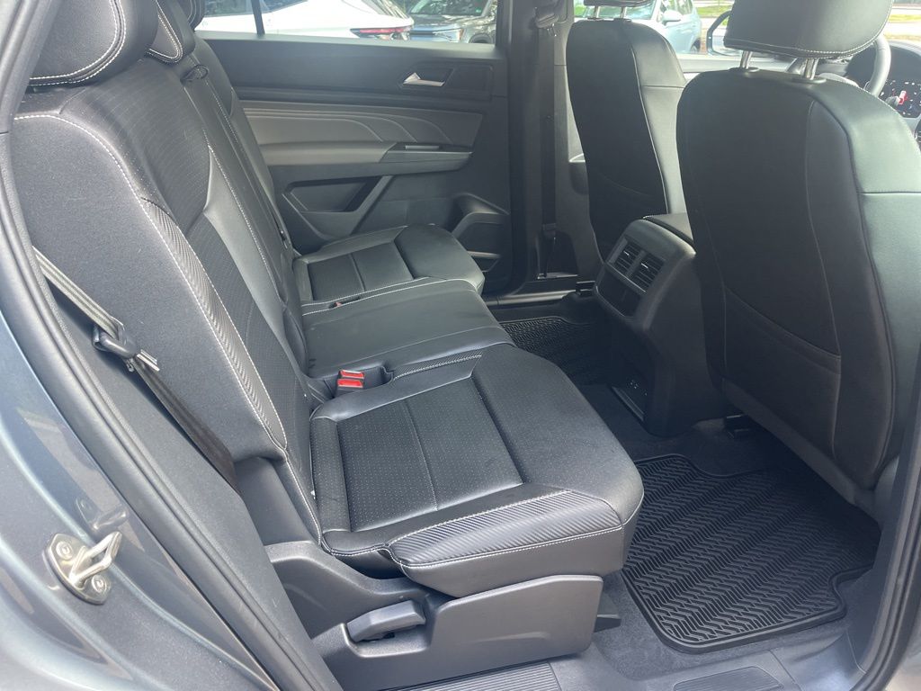 2023 Volkswagen Atlas Cross Sport SE Technology photo 20
