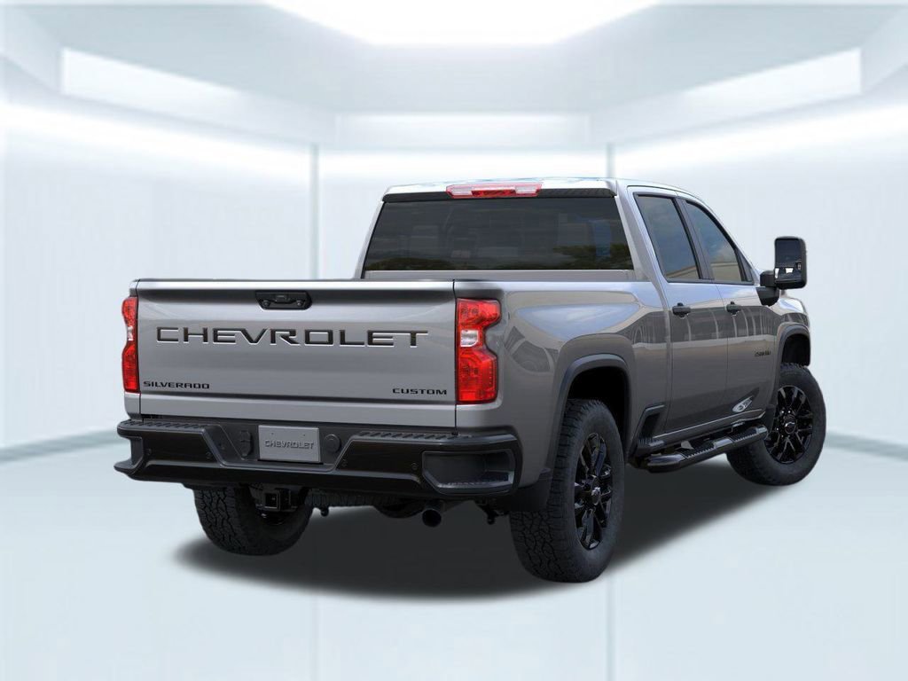 2026 Chevrolet Silverado 2500HD Custom photo 3
