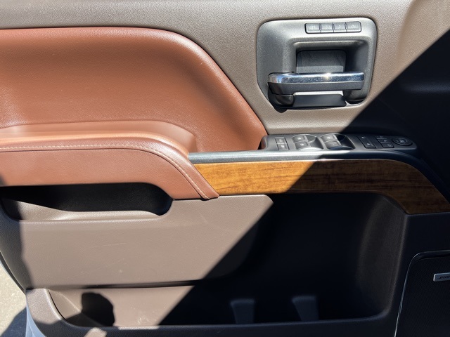 2016 Chevrolet Silverado 3500HD High Country photo 9