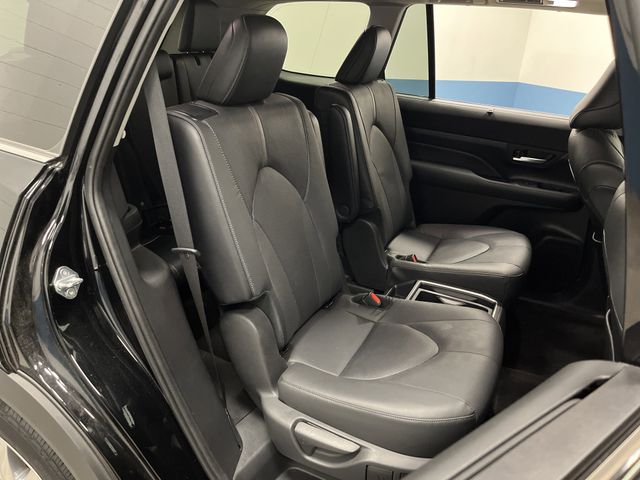 2024 Toyota Grand Highlander Platinum photo 31