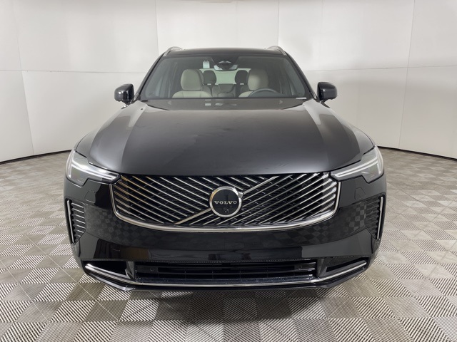 2025 Volvo XC90 T8 AWD Plus photo 2
