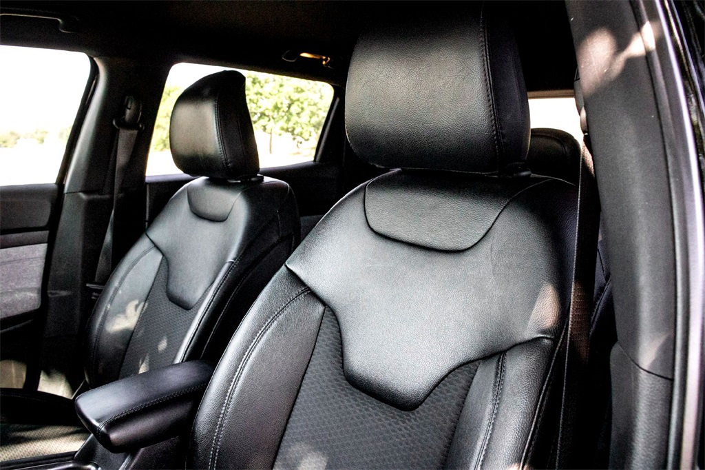 2024 Jeep Compass Latitude photo 12