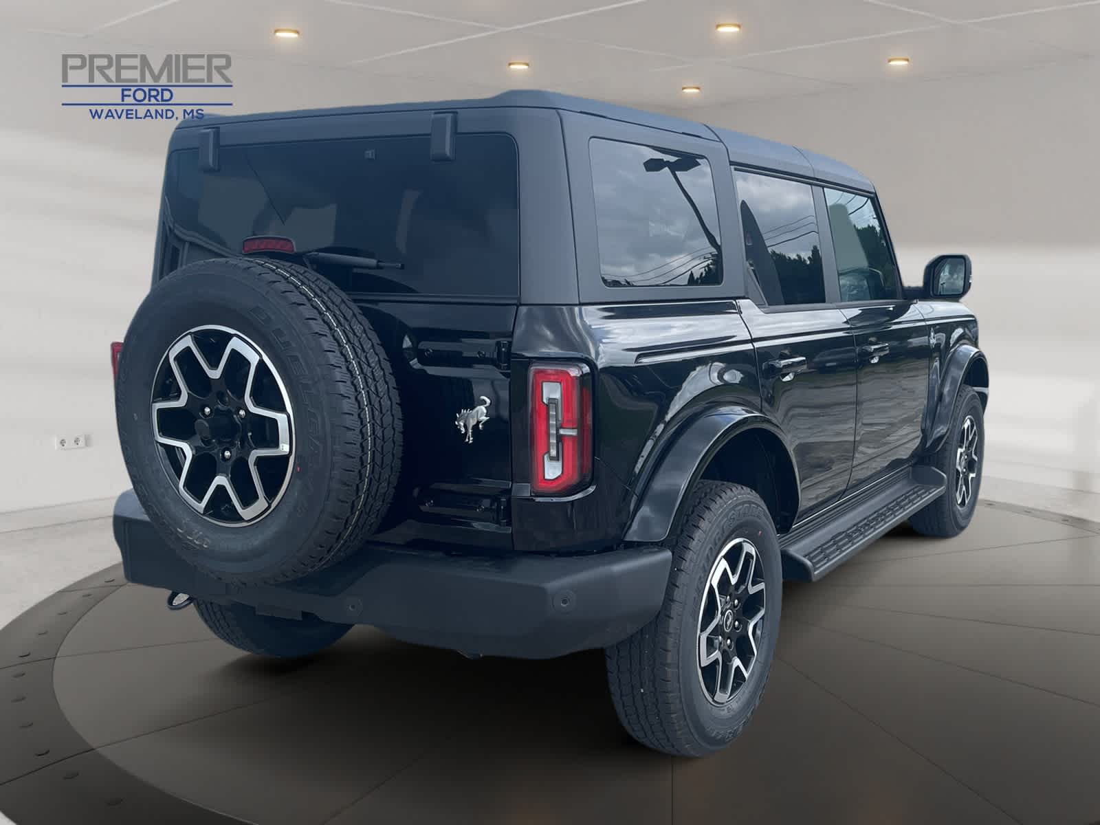 2025 Ford Bronco Outer Banks photo 5