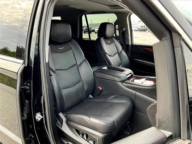 2019 Cadillac Escalade Luxury photo 11