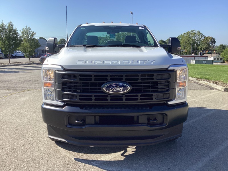 2024 Ford F-350 photo 2