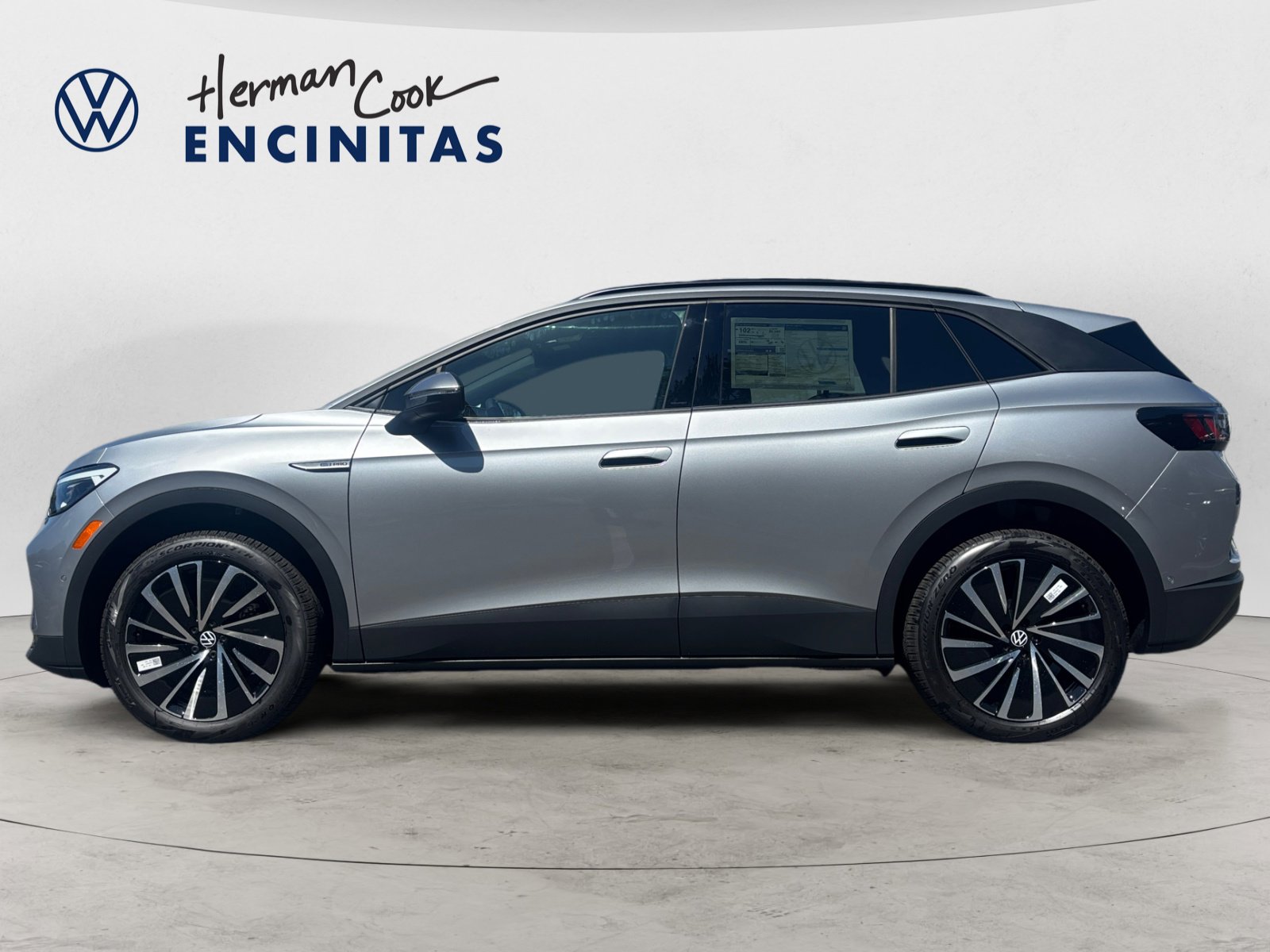 2025 Volkswagen ID.4 Pro photo 2