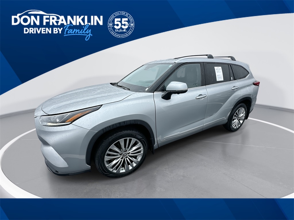 2023 Toyota Highlander Platinum's photo