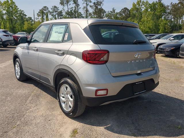2025 Hyundai Venue SE photo 5