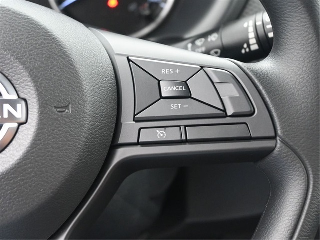 2025 Nissan Kicks Play S photo 2