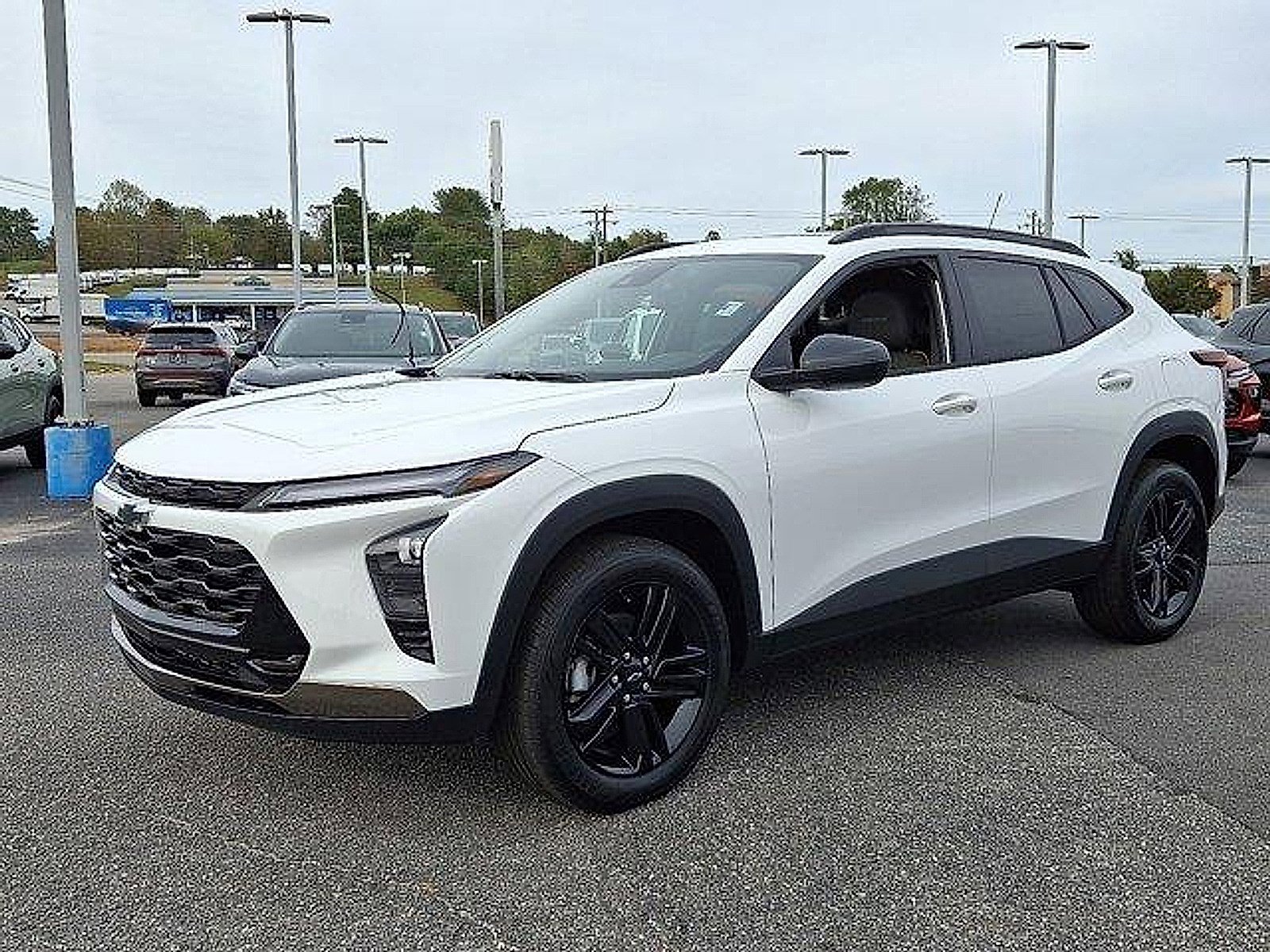 2026 Chevrolet Trax ACTIV photo 2