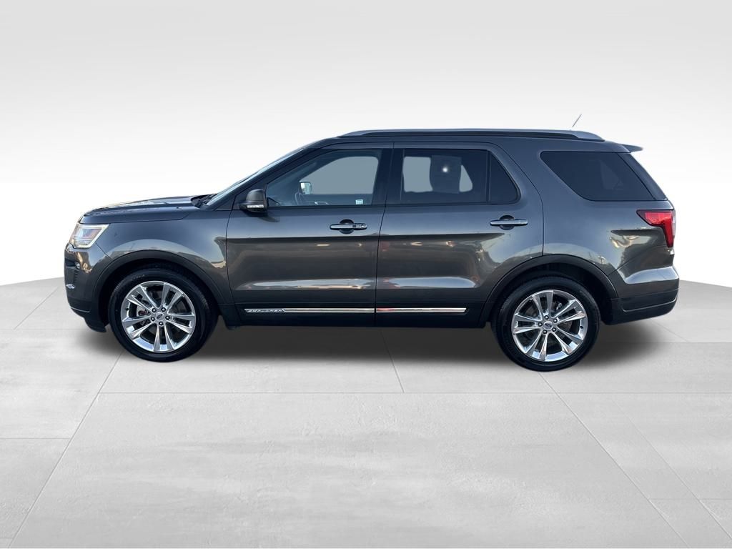 2019 Ford Explorer XLT photo 2