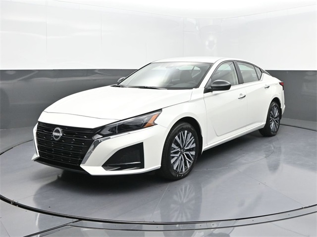 2025 Nissan Altima SV's photo