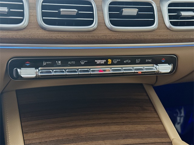 2024 Mercedes Benz GLS 450 4MATIC photo 13