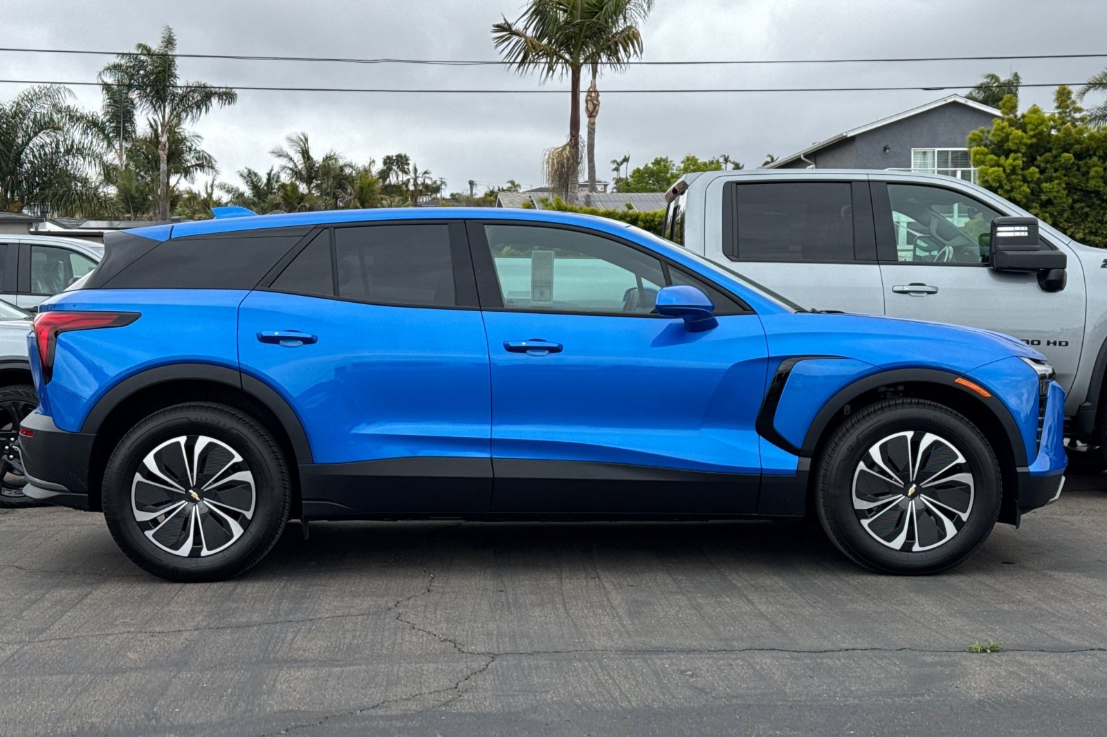 2025 Chevrolet Blazer EV photo 2