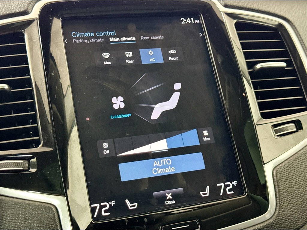 2022 Volvo XC90 T5 Momentum photo 29