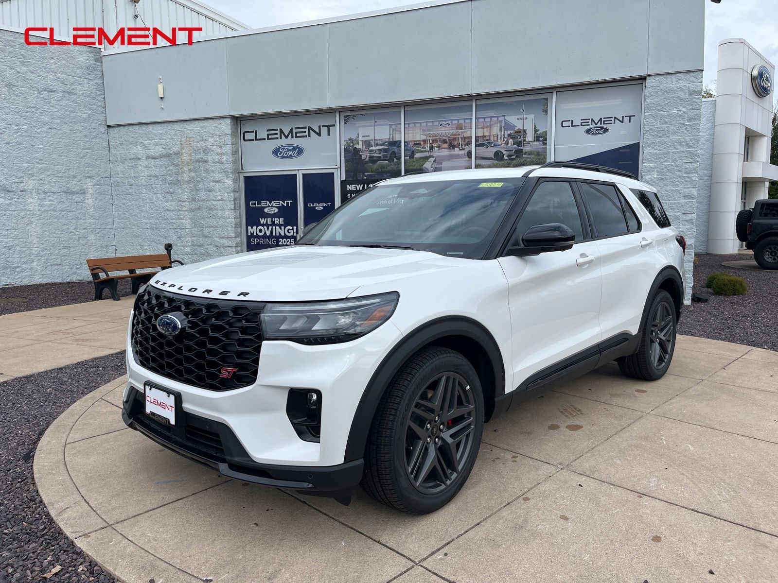 2025 Ford Explorer ST's photo