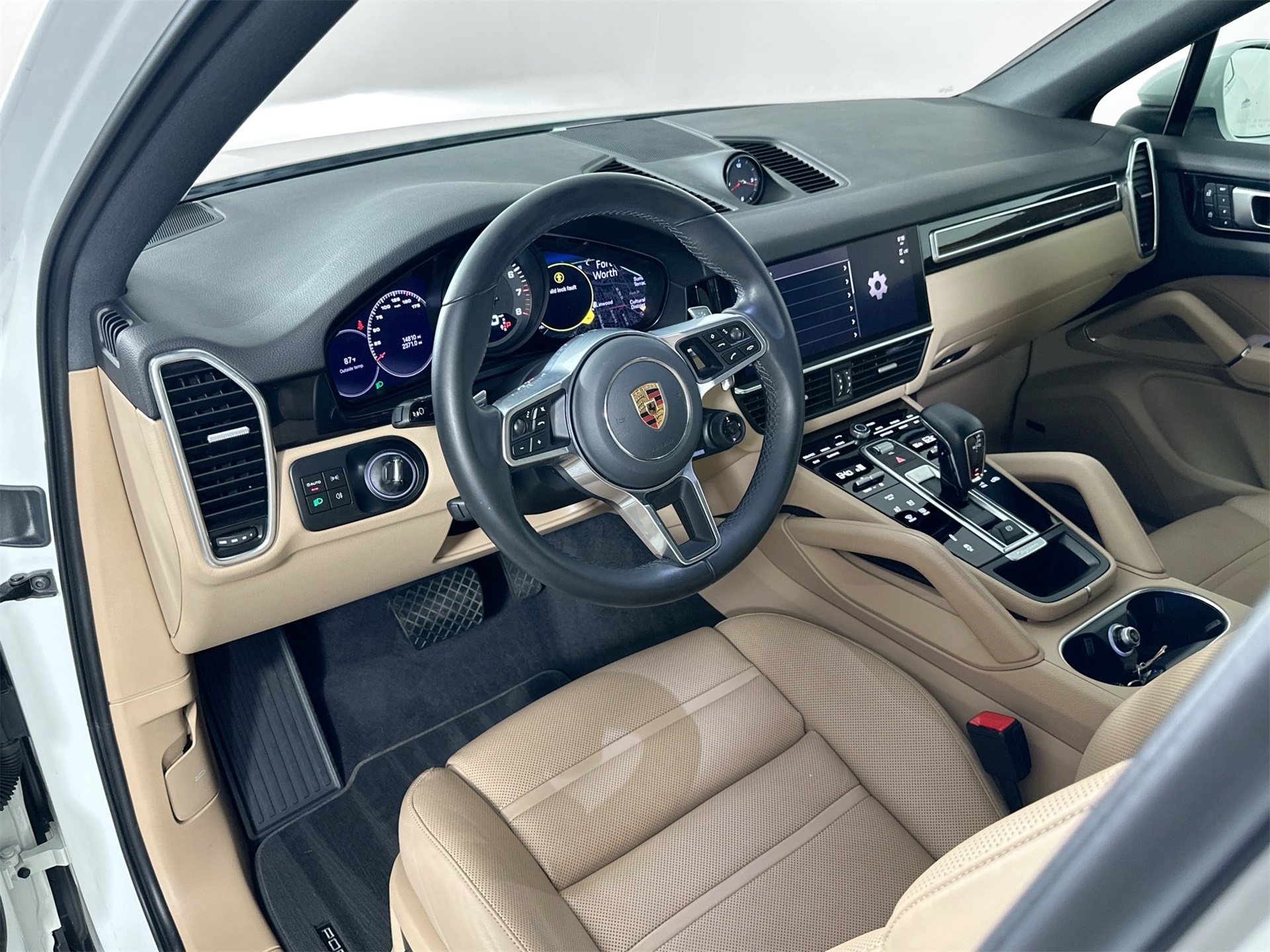 2023 Porsche Cayenne Coupe Platinum Edition photo 4