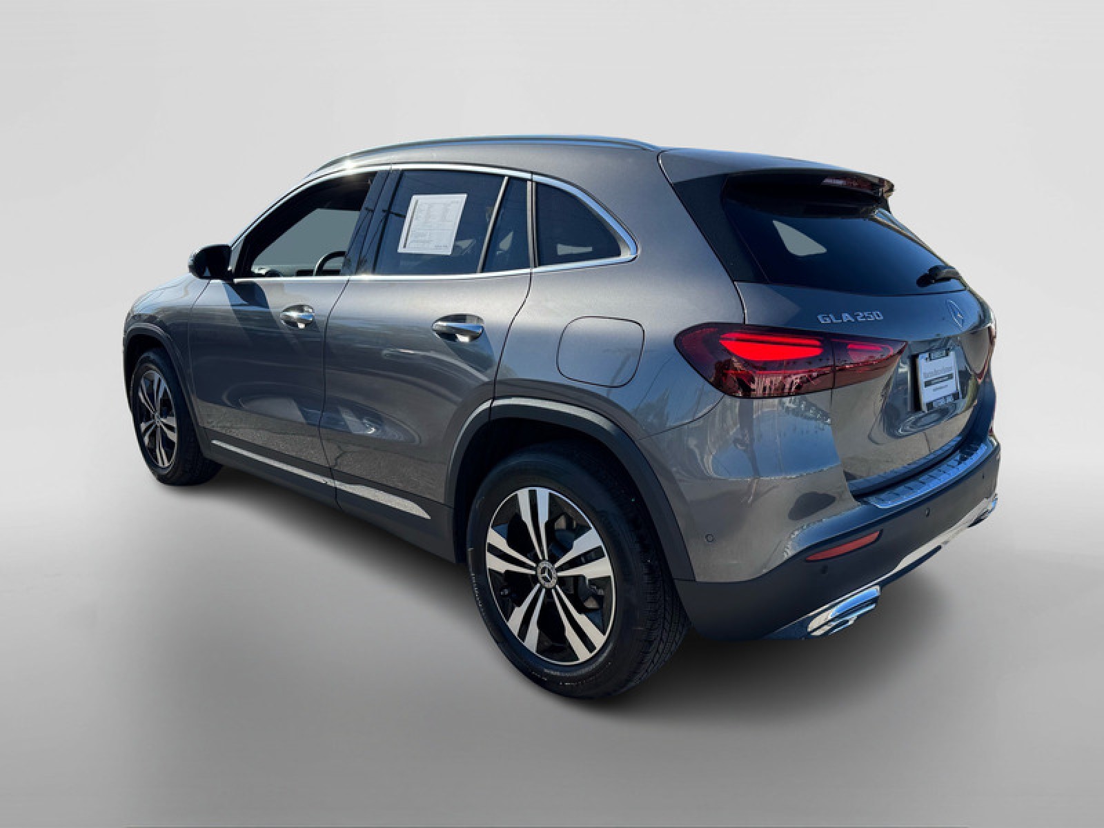 2025 Mercedes Benz GLA 250 photo 2