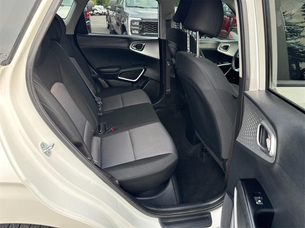2022 Kia Soul LX photo 19