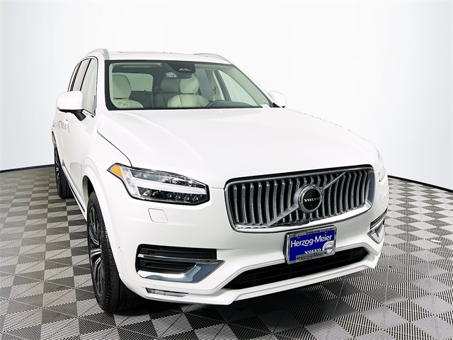 New 2025 Volvo XC90 B6 Plus 7-Seater 4D Sport Utility in Beaverton