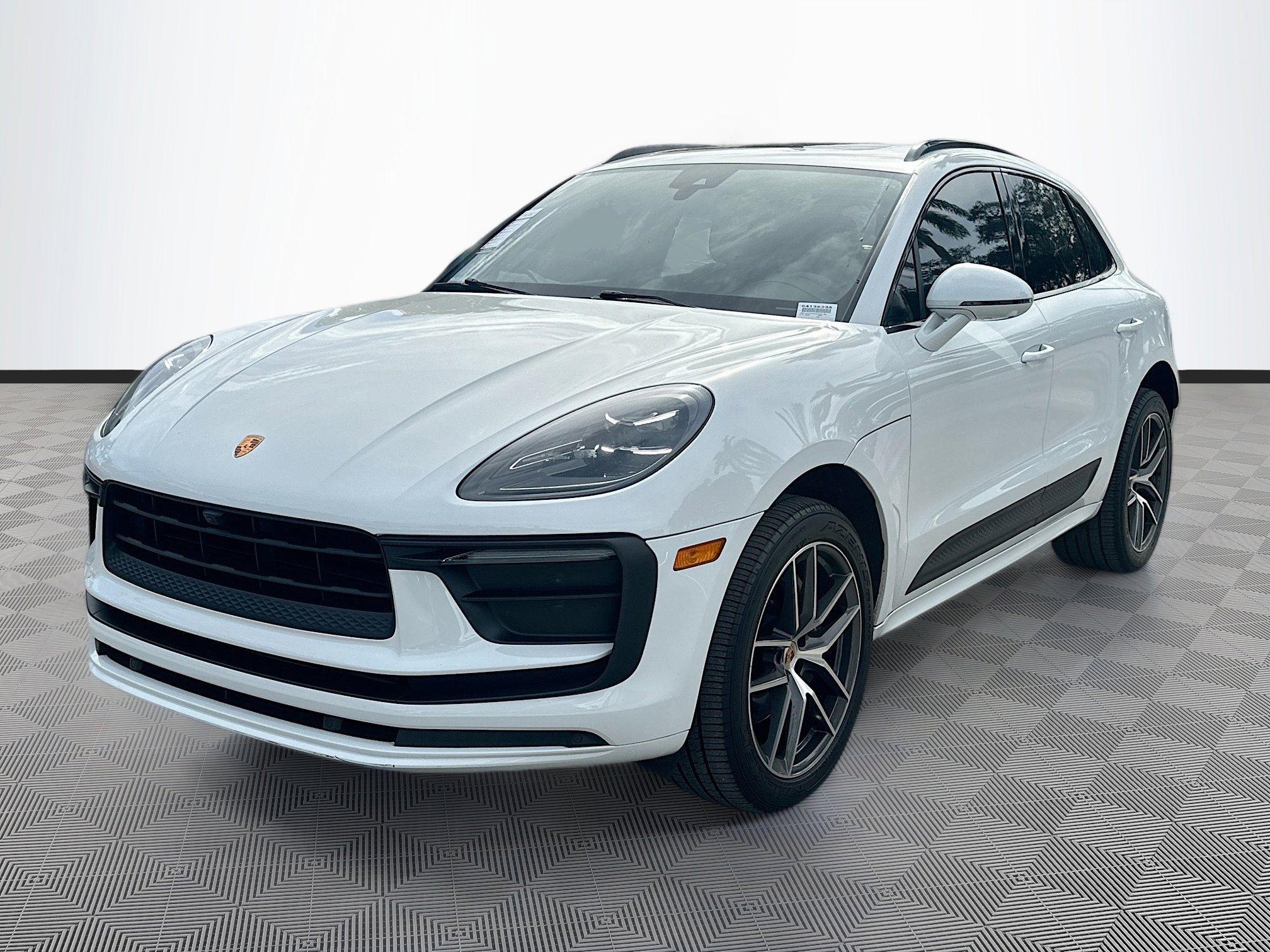 2022 Porsche Macan Base photo 3