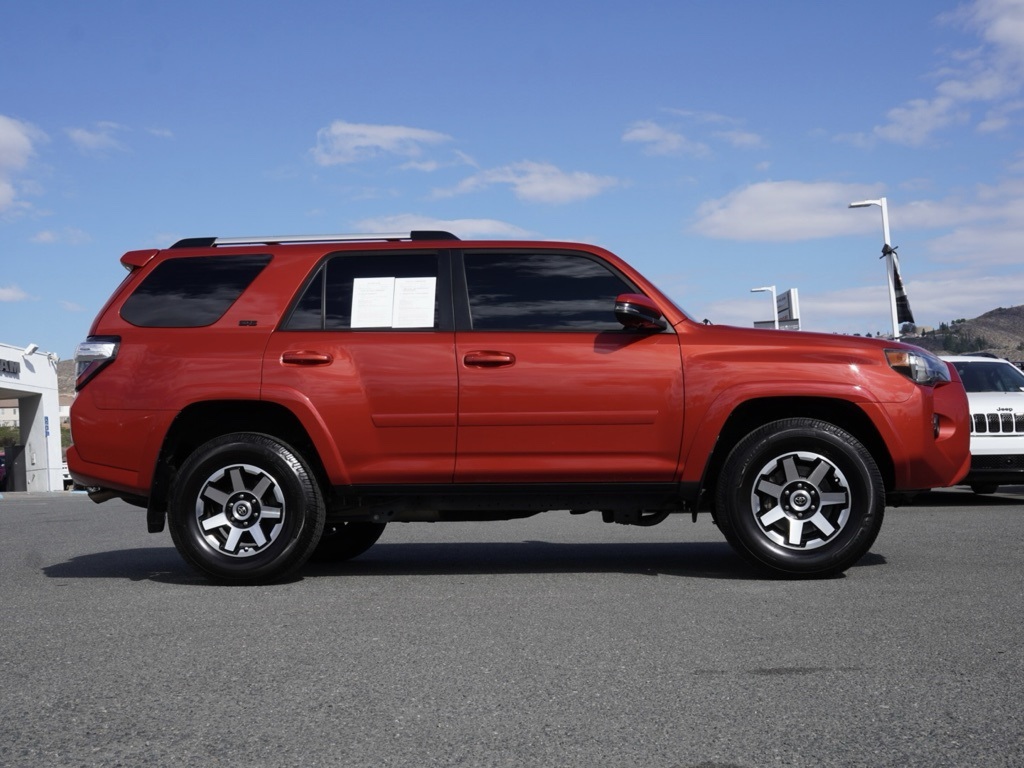 2022 Toyota 4Runner SR5 Premium photo 2