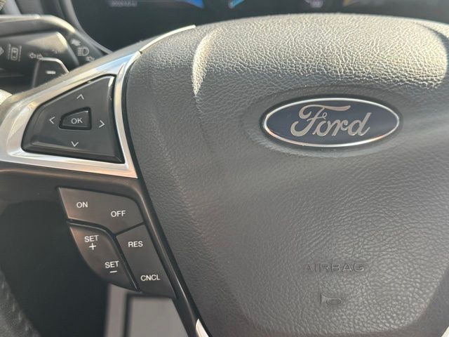 2013 Ford Fusion Titanium photo 24