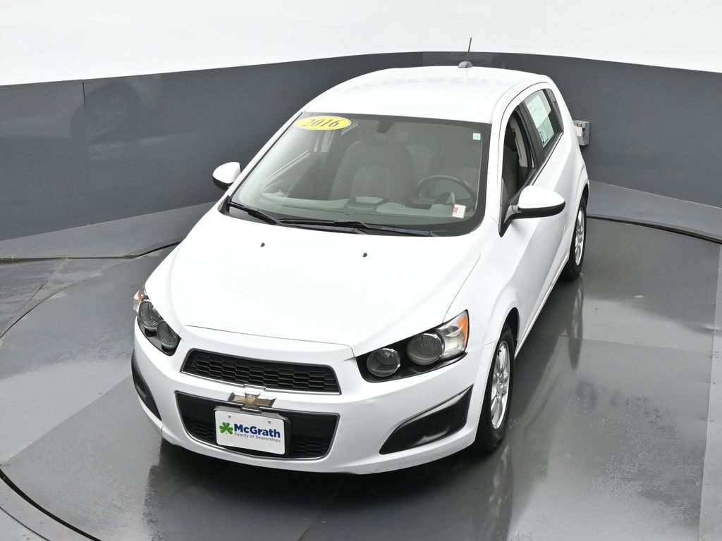 2016 Chevrolet Sonic LT photo 17