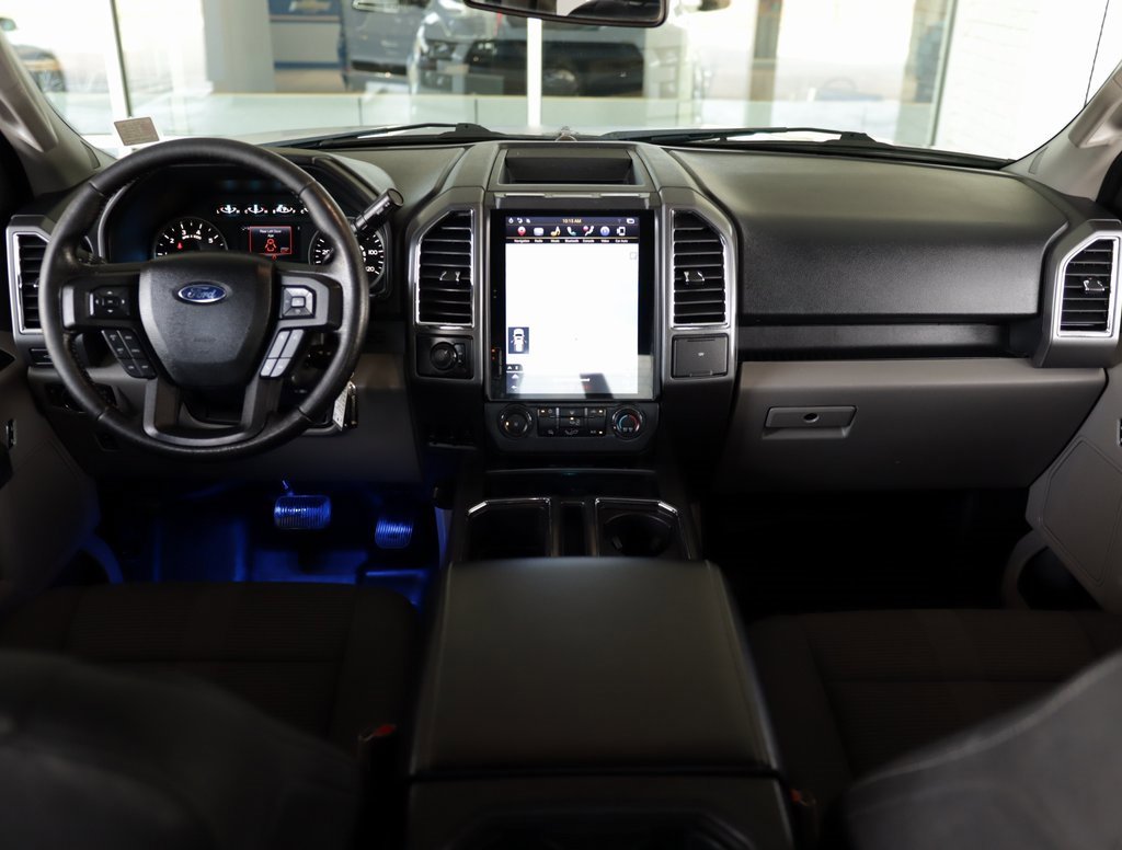 2015 Ford F-150 XLT photo 19