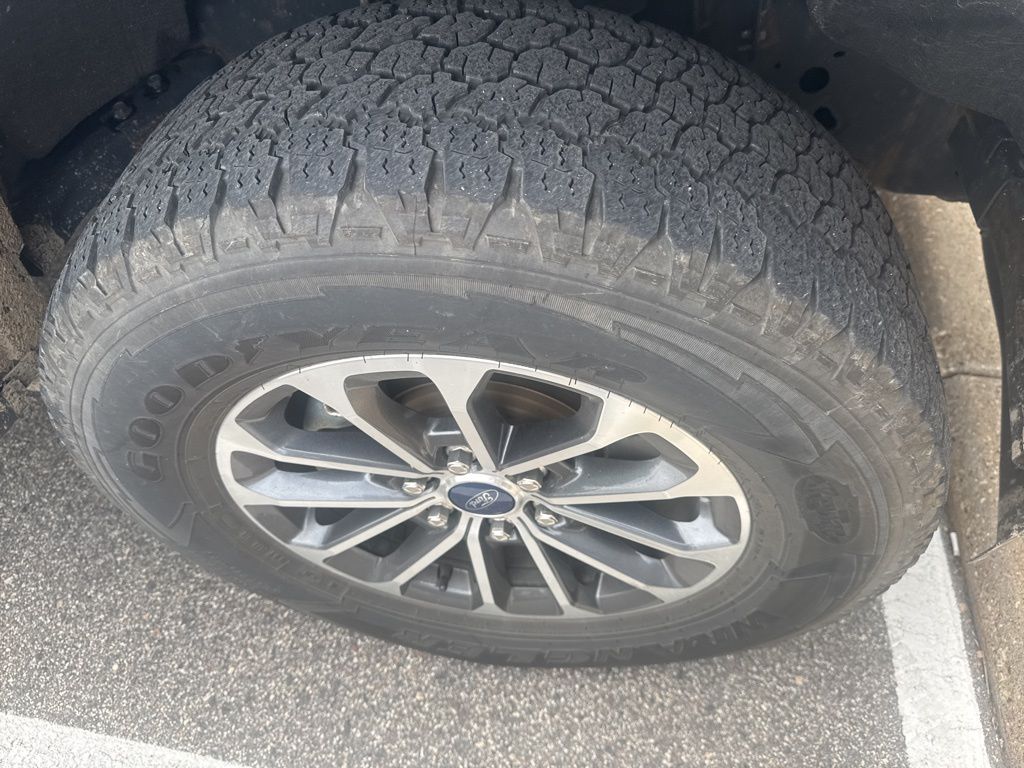 2020 Ford F-150 XLT photo 2