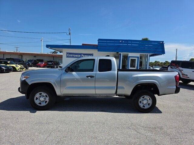 2023 Toyota Tacoma SR photo 3