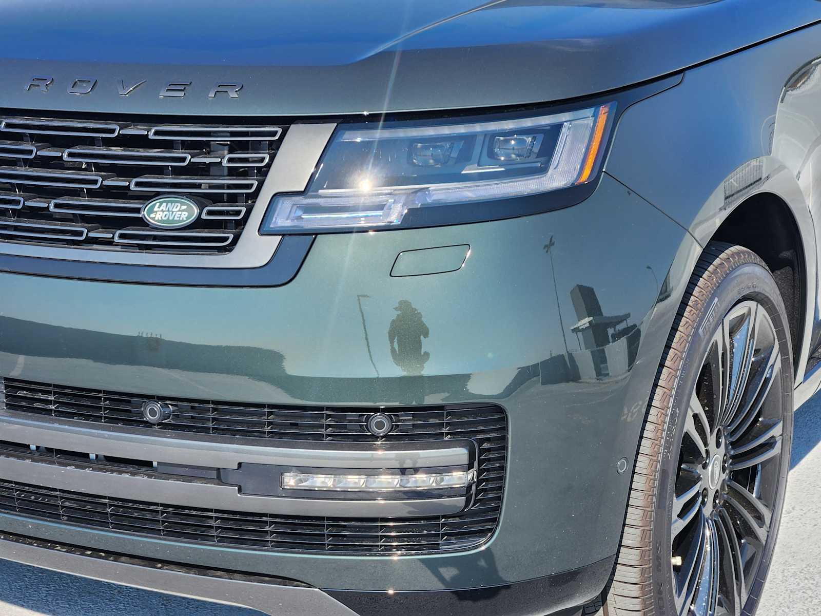 2025 Land Rover Range Rover SE photo 8