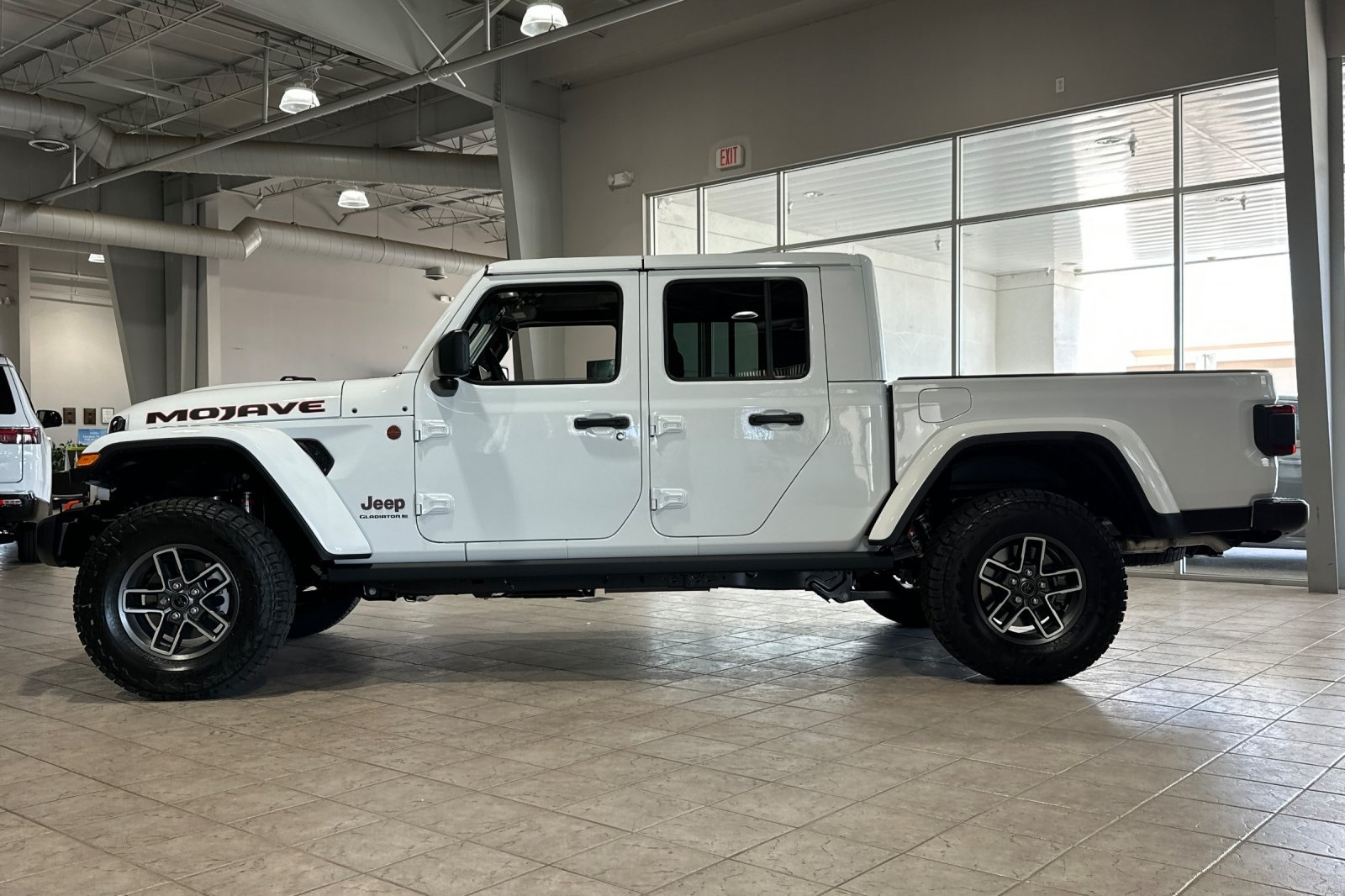 2025 Jeep Gladiator Mojave photo 3