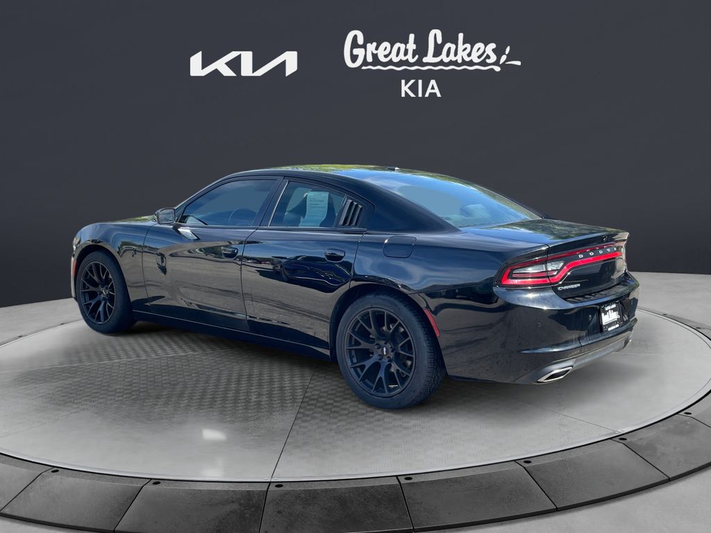 2019 Dodge Charger SXT photo 4