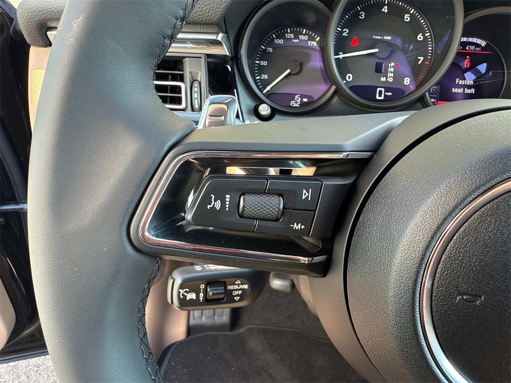 2026 Porsche Macan T photo 23
