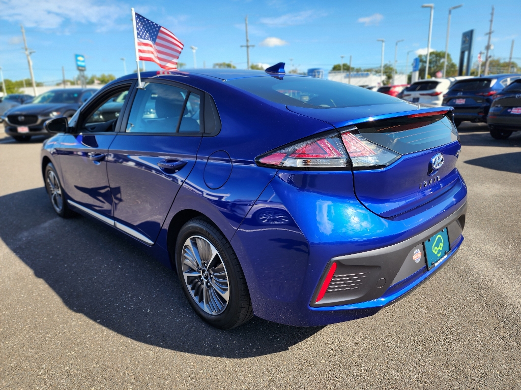 2021 Hyundai Ioniq Plug-In Hybrid SE photo 14