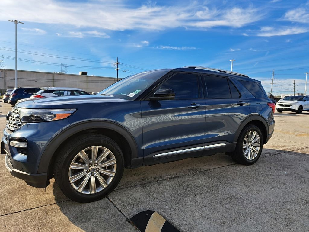 2020 Ford Explorer Limited's photo