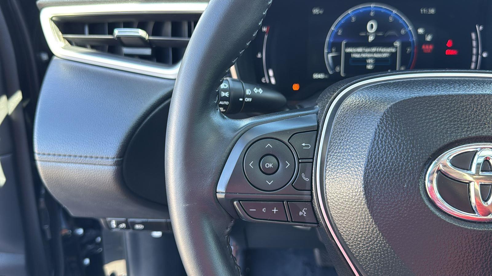 2025 Toyota Corolla Cross XLE photo 15