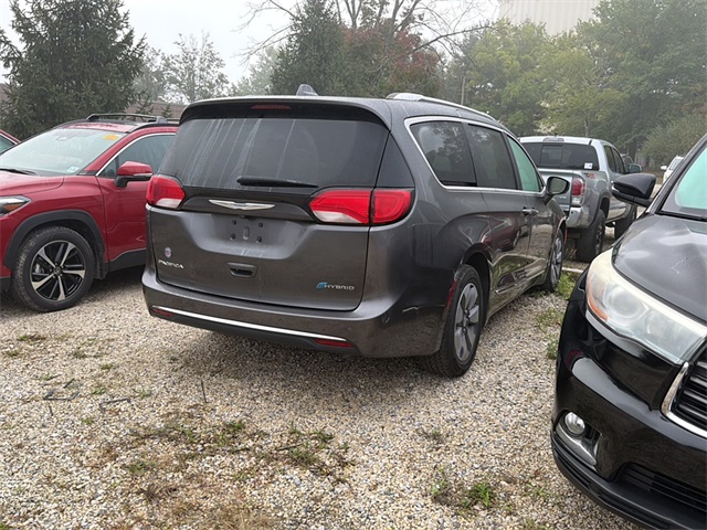 2020 Chrysler Pacifica Hybrid Limited photo 3