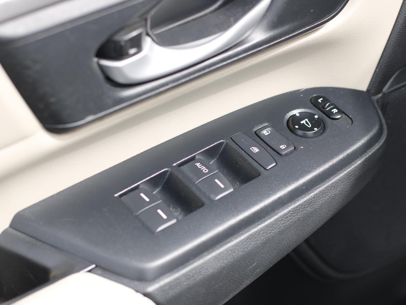 2017 Honda CR-V LX photo 12