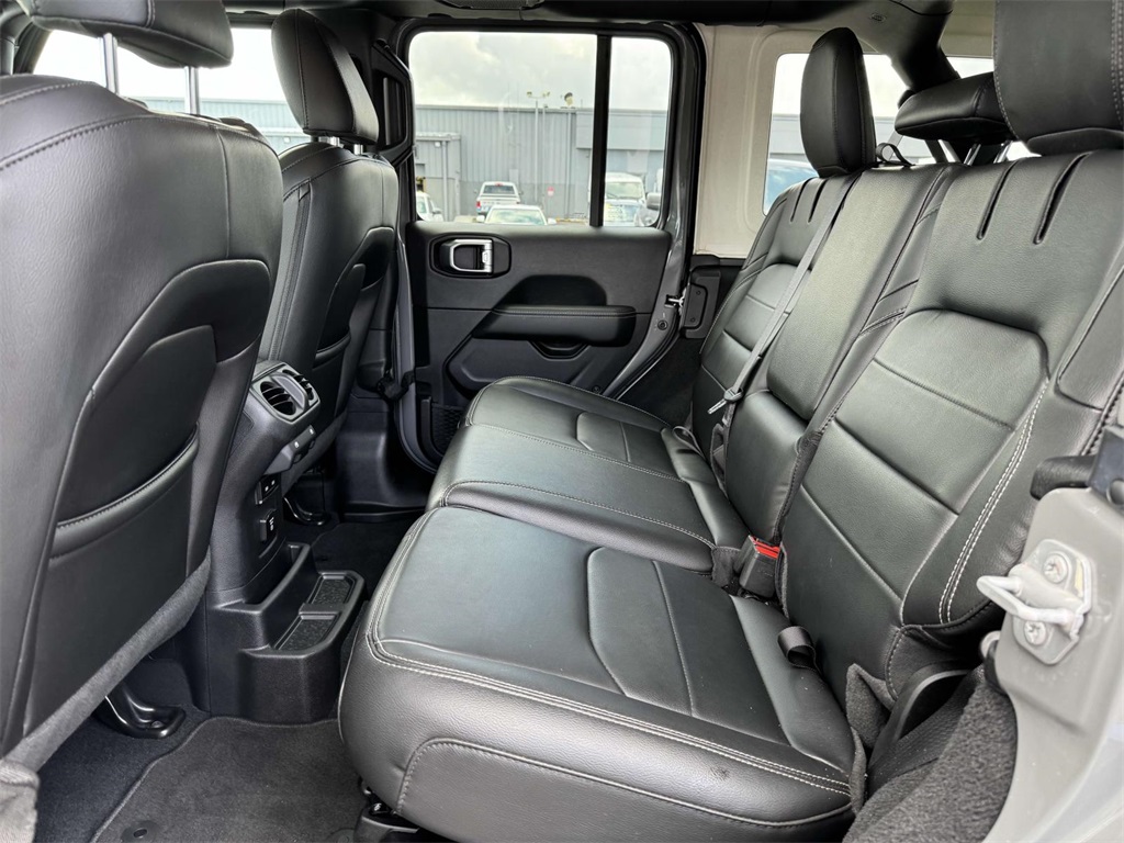2022 Jeep Wrangler Unlimited Sahara 4xe photo 14