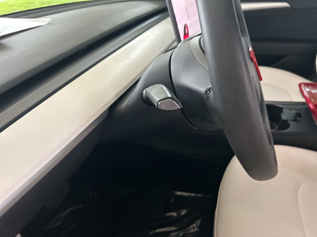 2021 Tesla Model 3 Standard Range Plus photo 32