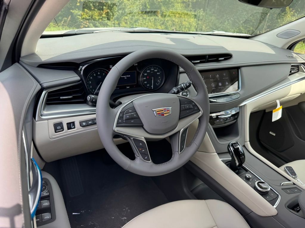 2025 Cadillac XT5 Premium Luxury photo 3