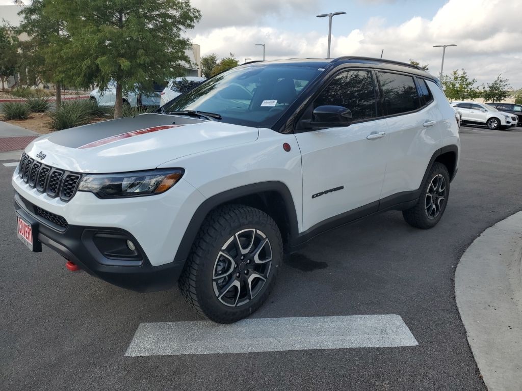 2026 Jeep Compass Trailhawk photo 3