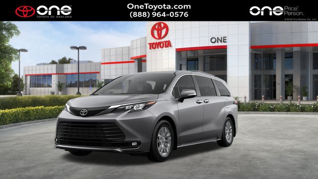 2026 Toyota Sienna XLE's photo