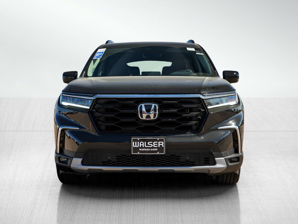 2025 Honda Pilot Touring photo 2