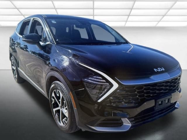 2024 Kia Sportage EX's photo