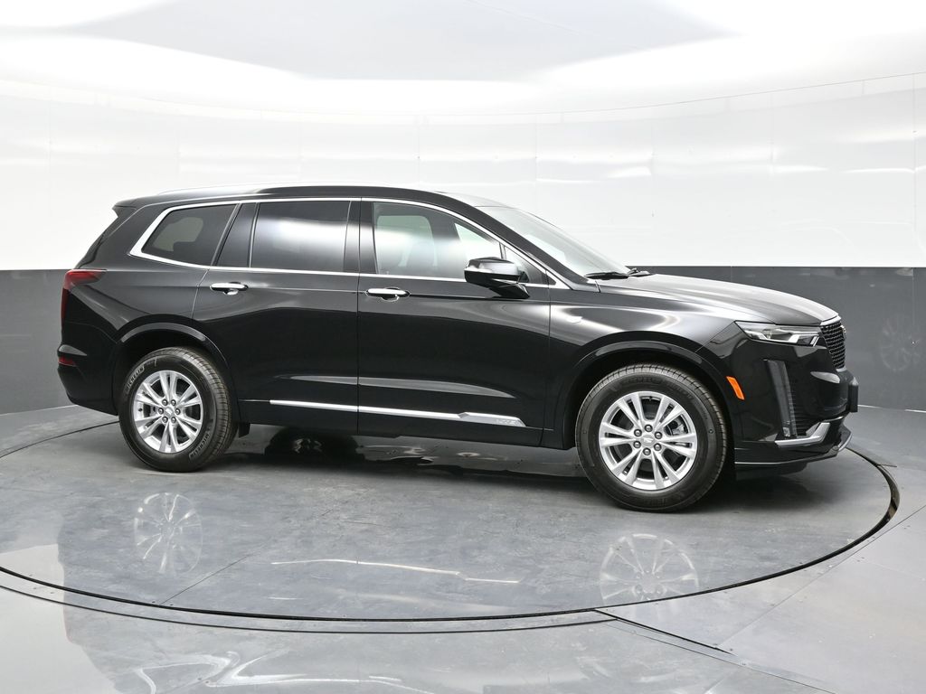2025 Cadillac XT6 Luxury photo 6